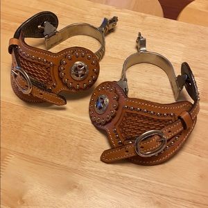 New Professionals Choice spurs and straps